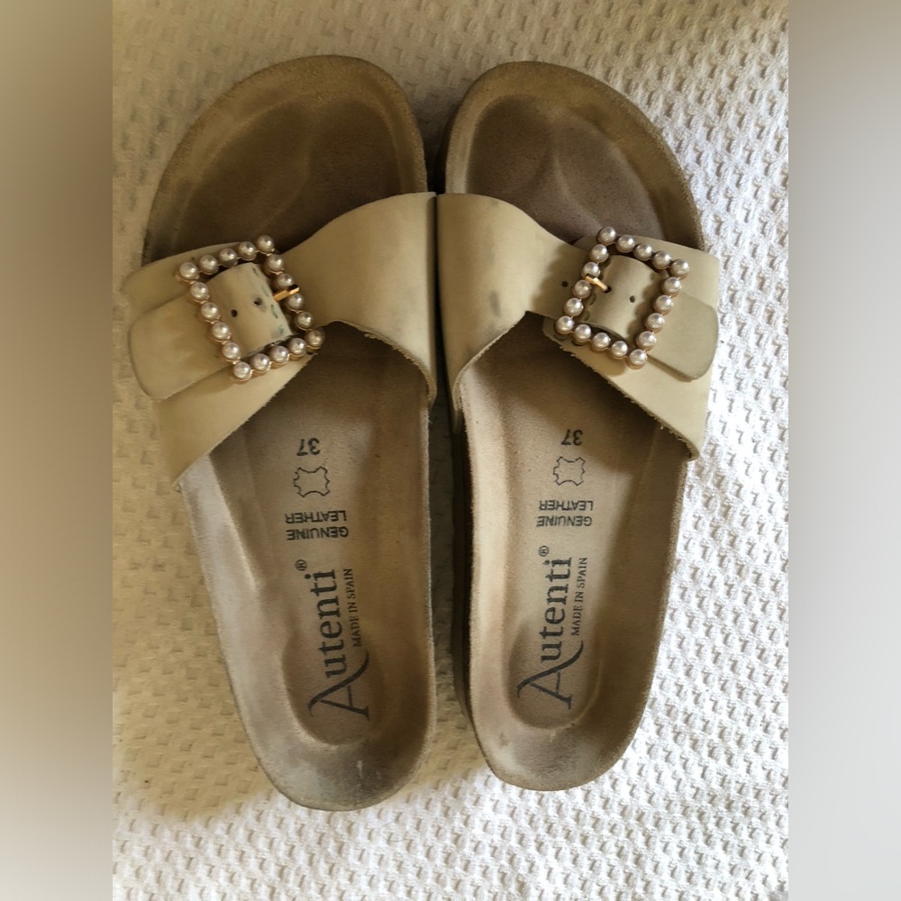 Autenti leather sandal size EURO 37